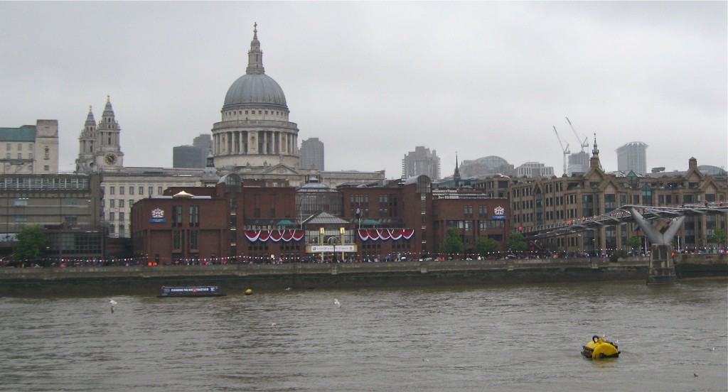 The Millennium Bridge on a grey English morning. Photo by me.